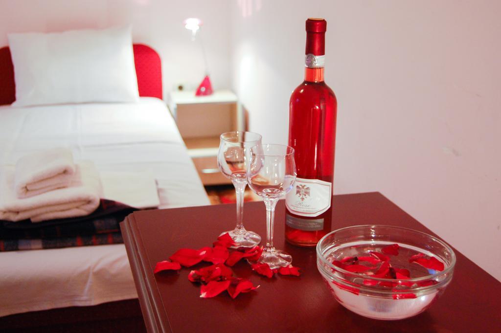 Hotel Montenegro Struga Dış mekan fotoğraf