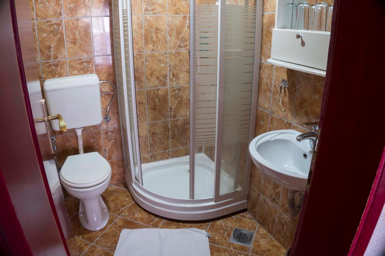 Hotel Montenegro Struga Dış mekan fotoğraf